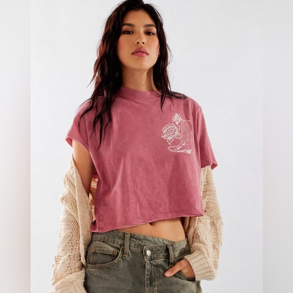 Ariat Tops - Ariat Rosy Pink Boxy Crop Tee Western Graphic Size S NWOT